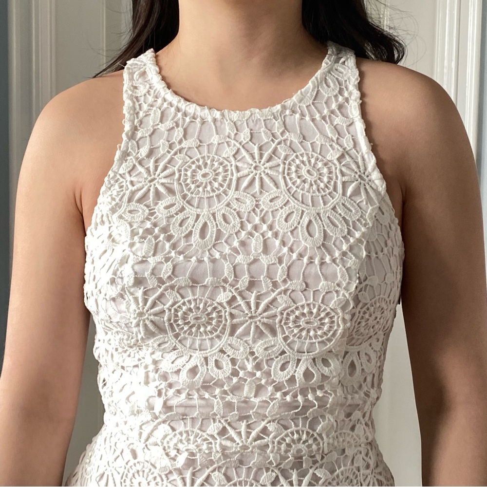 Hollister Co. High Neck Cut Out Back Crochet Lace White Dress Women's Size XS - Picture 4 of 14